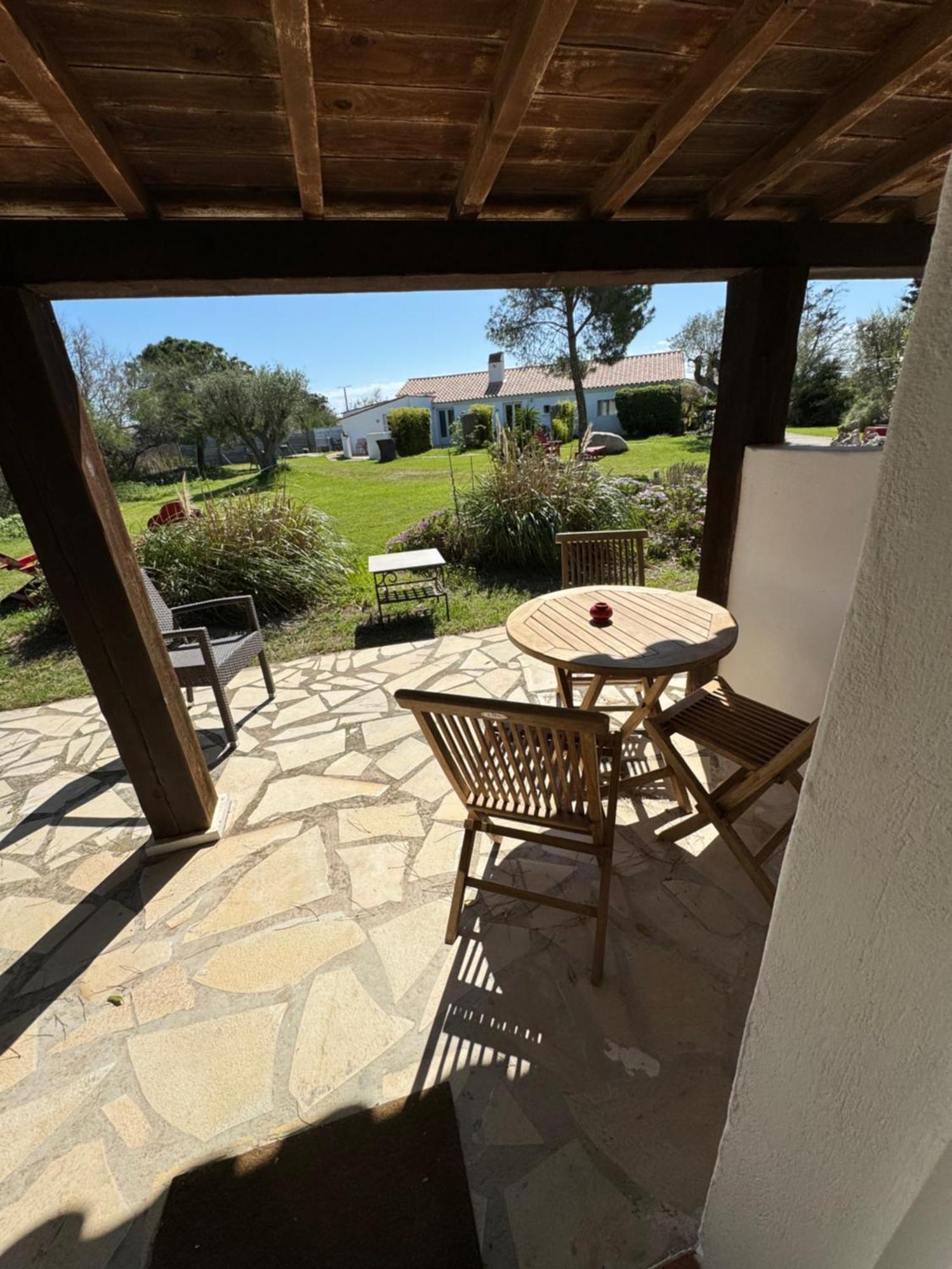 Mas Des Salicornes Hotel Saintes-Maries-de-la-Mer Luaran gambar