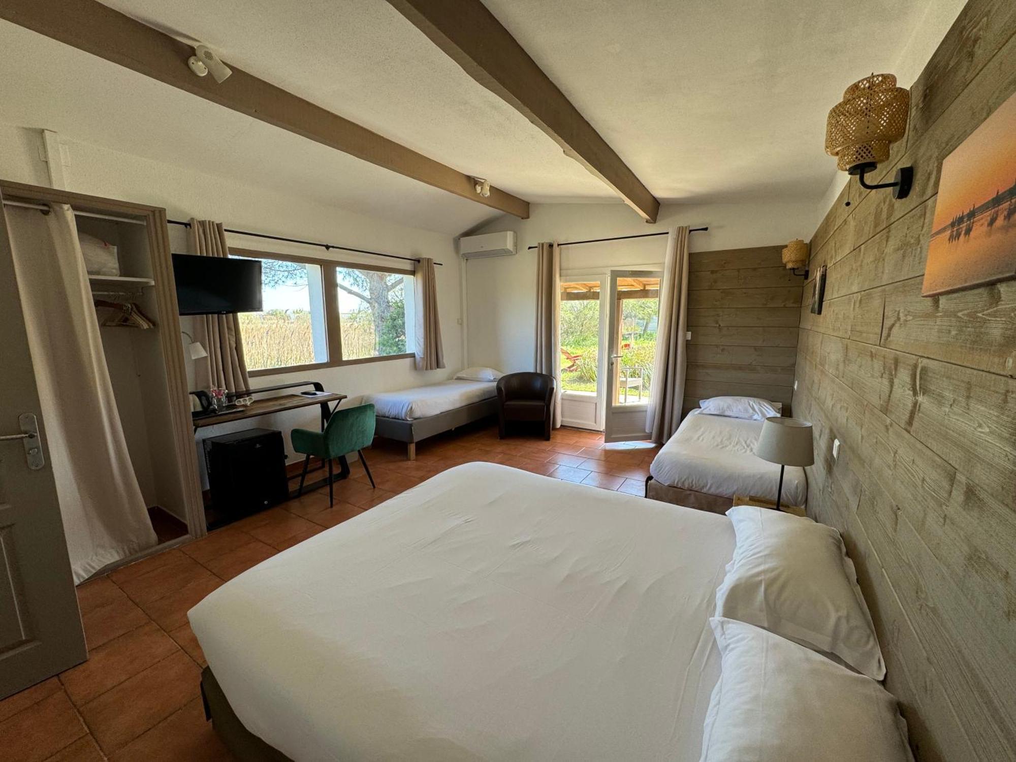 Mas Des Salicornes Hotel Saintes-Maries-de-la-Mer Luaran gambar